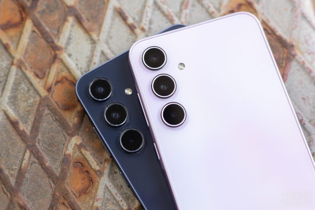 گوشی‌های میان‌رده هنوز هم در برخی زمینه‌ها عقب هستند