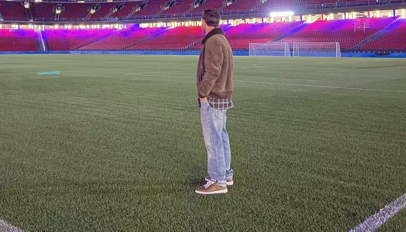 بازدید غافلگیرکننده مسی از نوکمپ و خوش‌آمد باشگاه بارسا