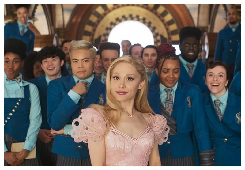 اسپین آف گلیندا با بازی اریانا گرانده